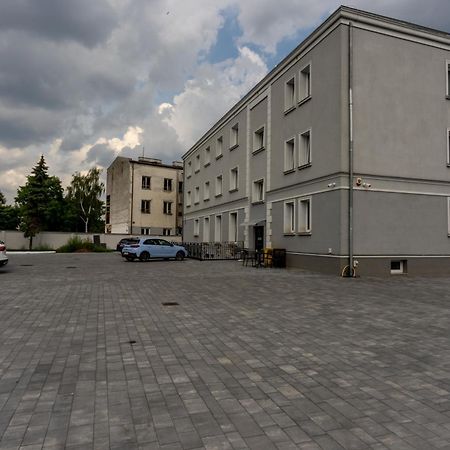 Bed and breakfast Sleep&Fly Okecie Warsaw Airport Extérieur photo