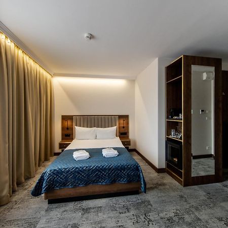 Bed and breakfast Sleep&Fly Okecie Warsaw Airport Extérieur photo