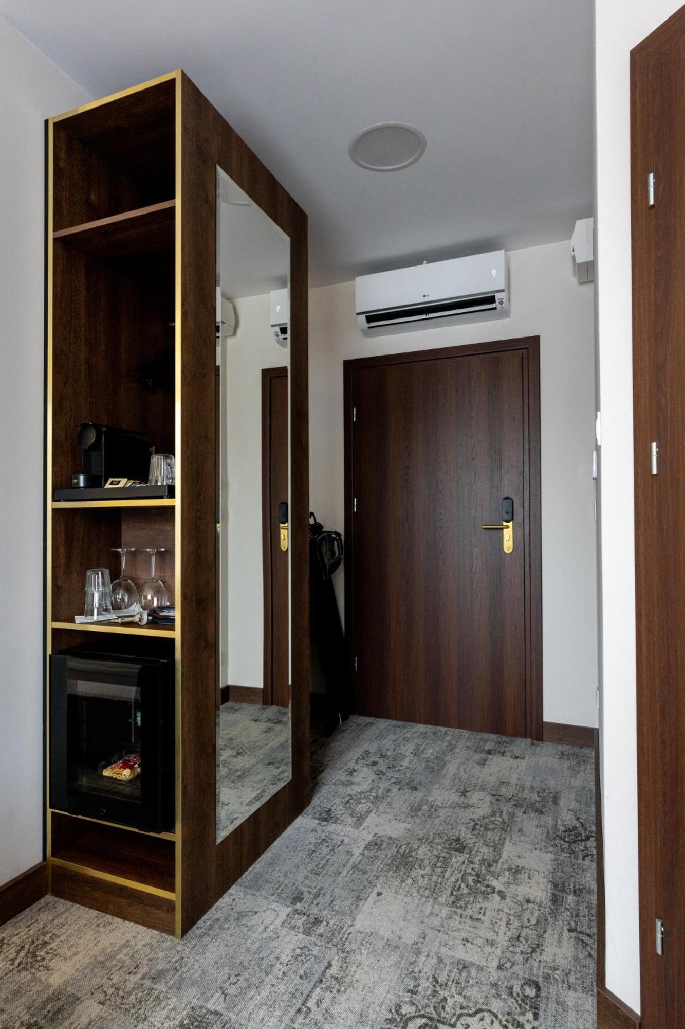 Bed and breakfast Sleep&Fly Okecie Warsaw Airport Extérieur photo