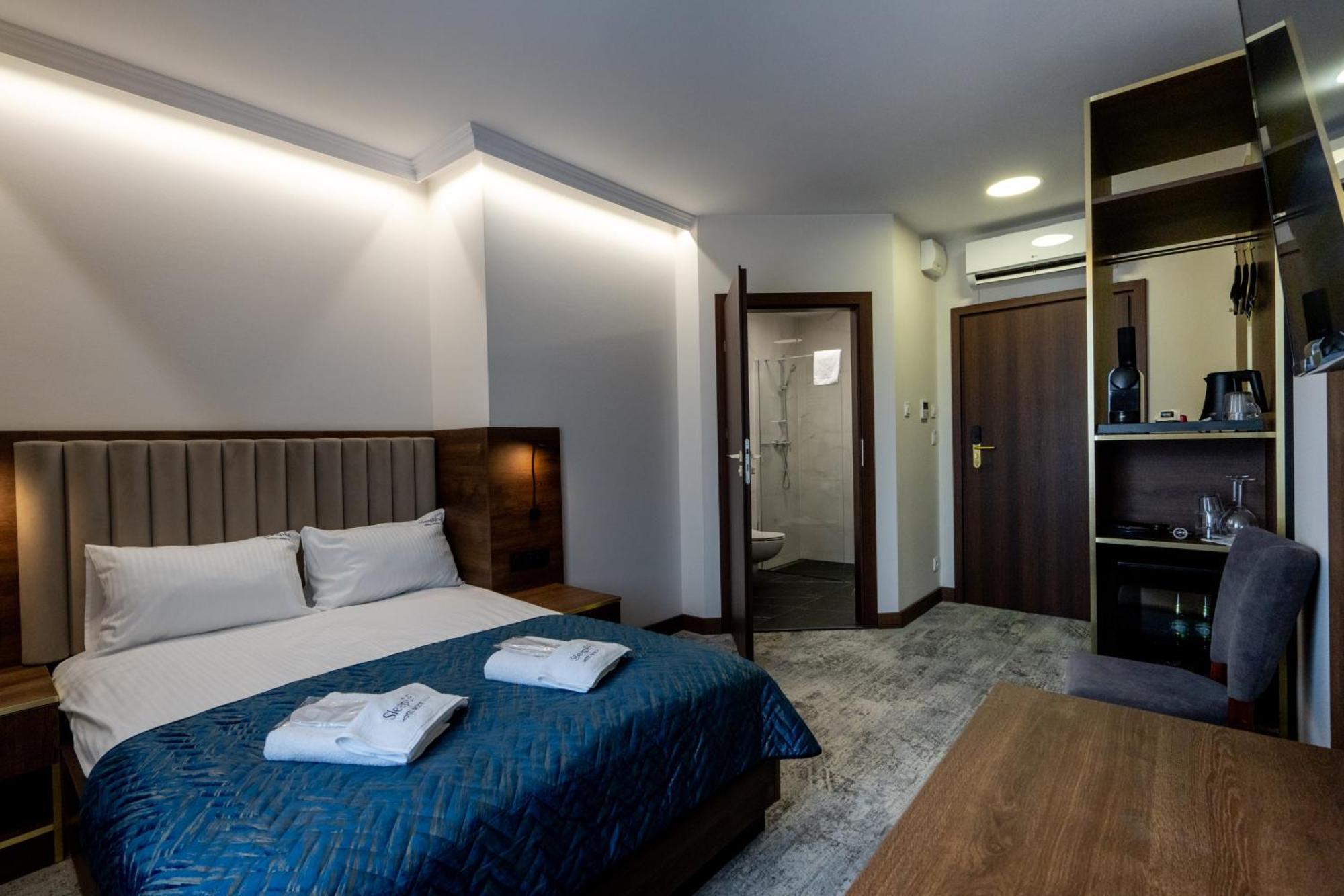 Bed and breakfast Sleep&Fly Okecie Warsaw Airport Extérieur photo