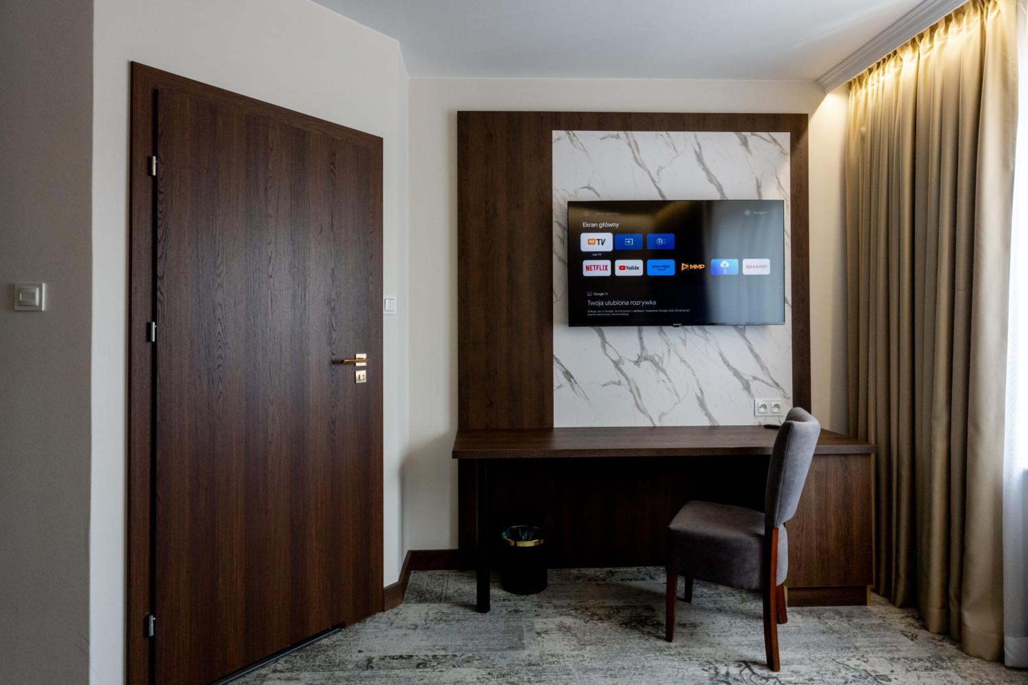 Bed and breakfast Sleep&Fly Okecie Warsaw Airport Extérieur photo