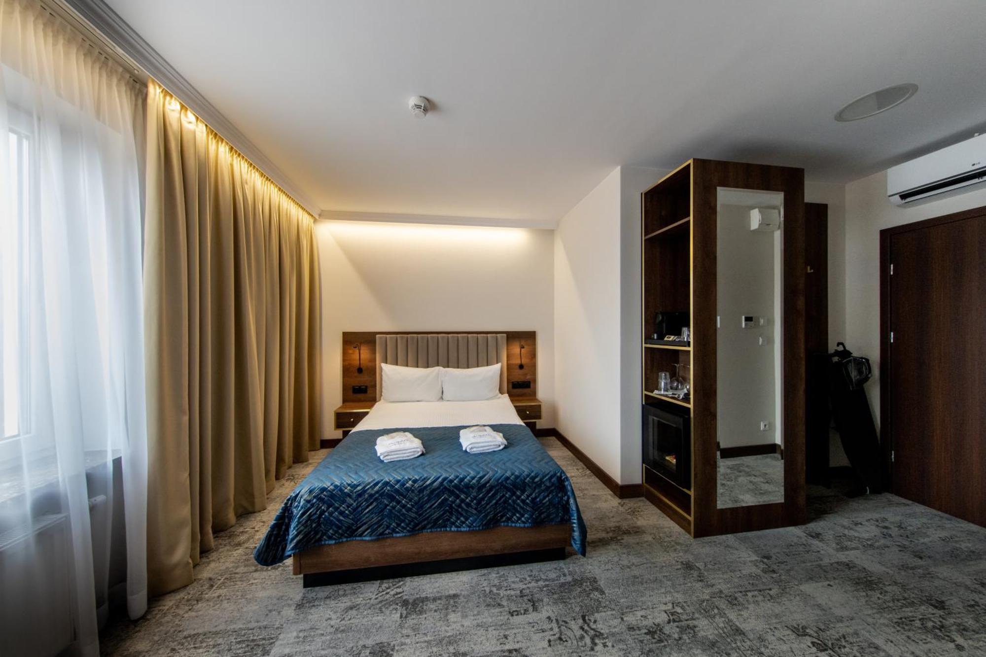 Bed and breakfast Sleep&Fly Okecie Warsaw Airport Extérieur photo