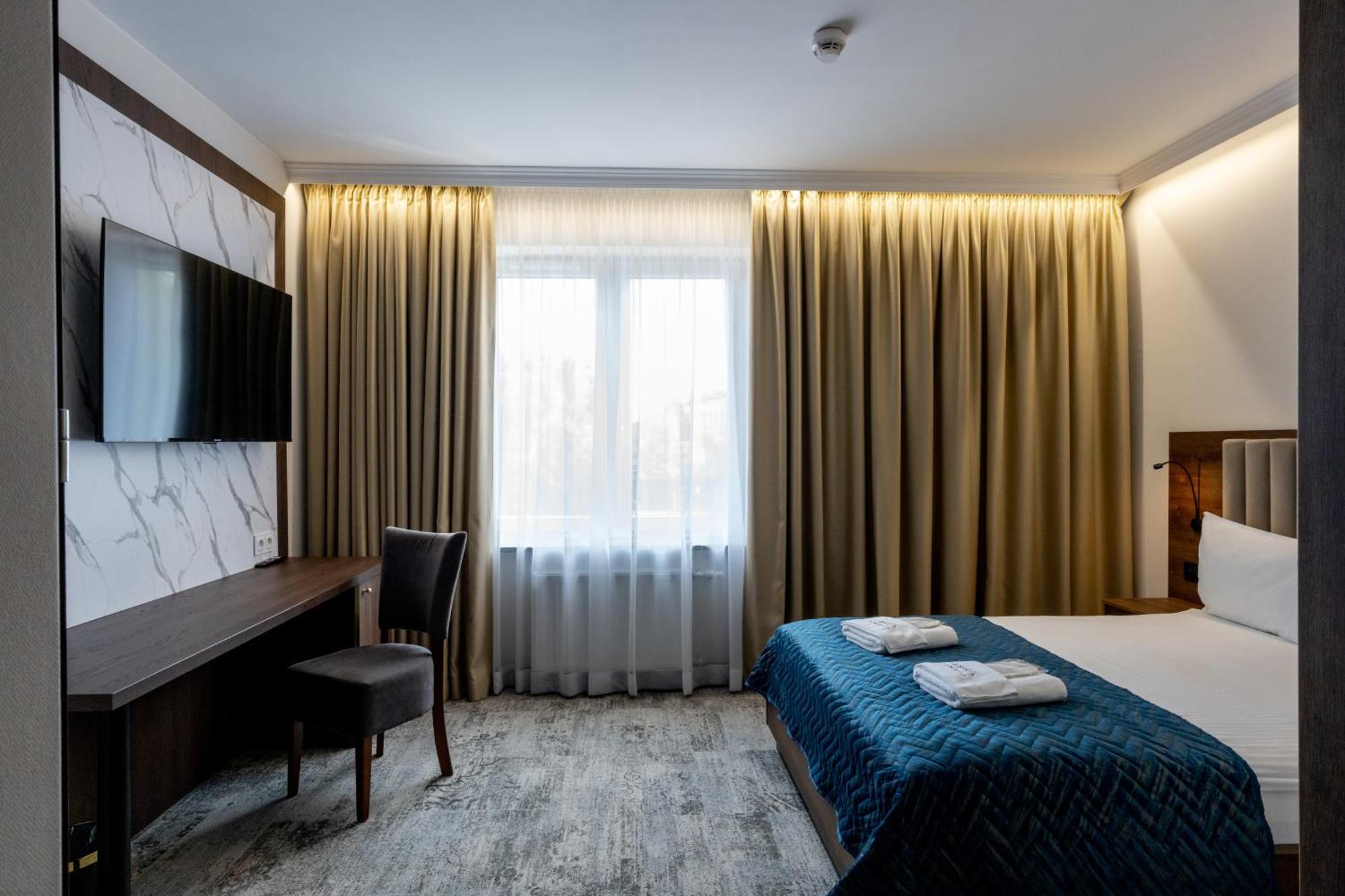 Bed and breakfast Sleep&Fly Okecie Warsaw Airport Extérieur photo